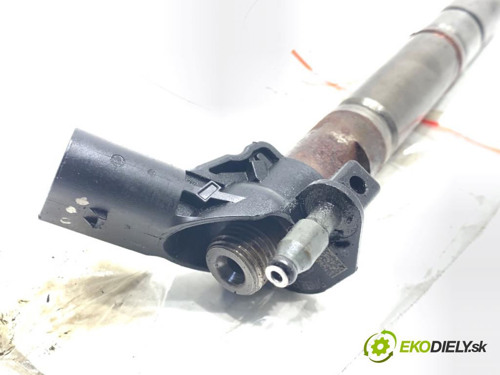 AUDI A6 C7 sedan 2011 180 kW 3.0 TDI quattro 2967 vstrekovač 059130277CC (Vstrekovač paliva)