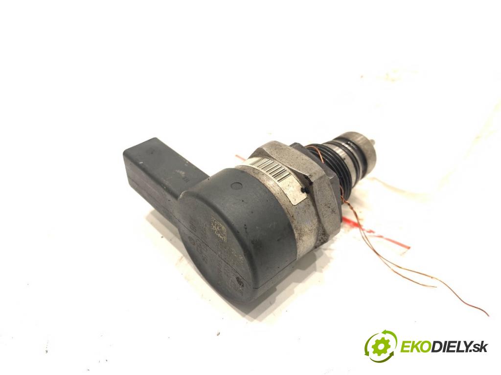 AUDI A6 C7 sedan 2011 180 kW 3.0 TDI quattro 2967 Regulátor tlaku paliva 0281006254 (Palivový systém ostatné)