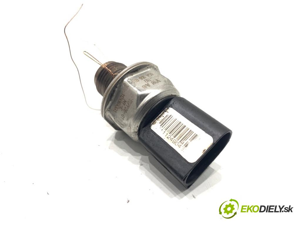 AUDI A6 C7 sedan 2011 180 kW 3.0 TDI quattro 2967 snímač tlaku paliva 05A906051 (Snímač)