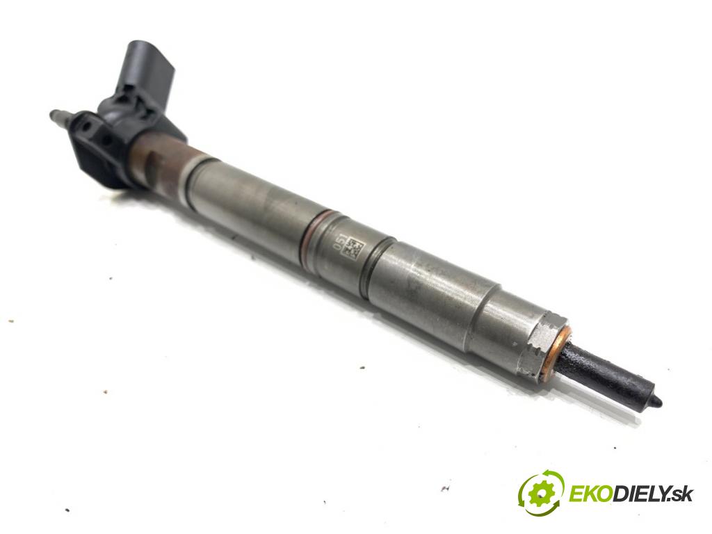 AUDI A6 C7 sedan 2011 180 kW 3.0 TDI quattro 2967 vstrekovač 059130277CC (Vstrekovač paliva)