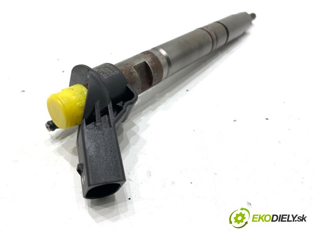 AUDI A6 C7 sedan 2011 180 kW 3.0 TDI quattro 2967 vstrekovač 059130277CC (Vstrekovač paliva)