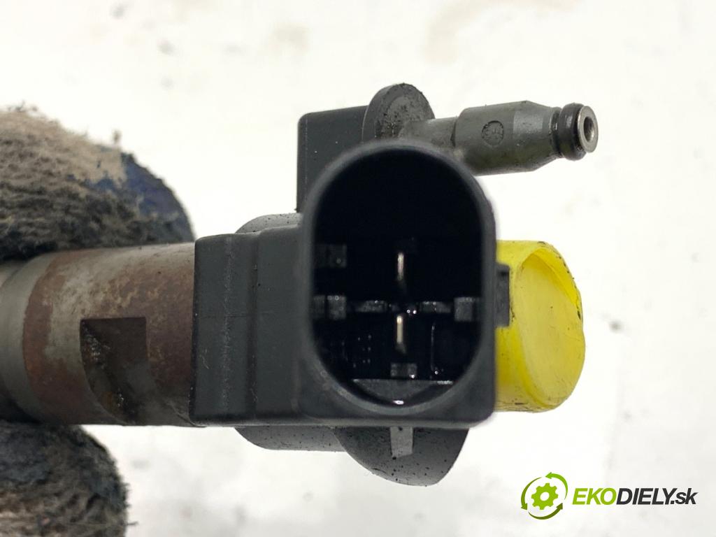 AUDI A6 C7 sedan 2011 180 kW 3.0 TDI quattro 2967 vstrekovač 059130277CC (Vstrekovač paliva)