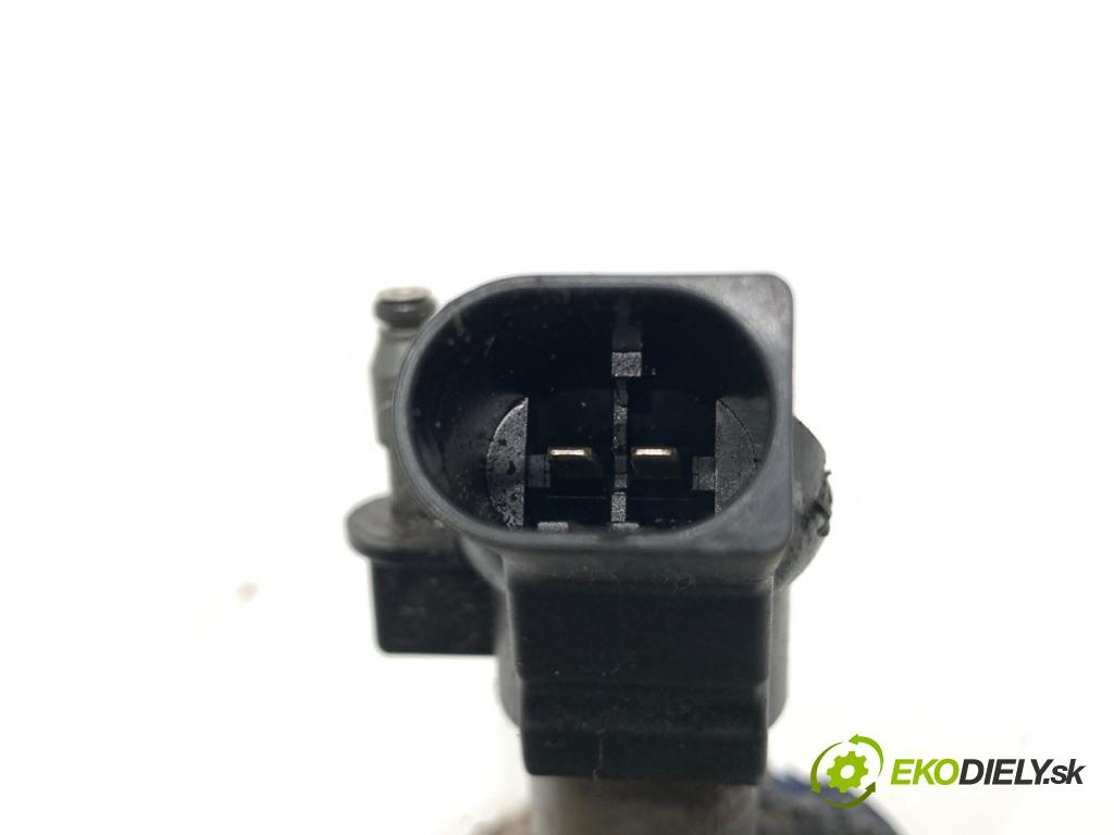 AUDI A6 C7 sedan 2011 180 kW 3.0 TDI quattro 2967 vstrekovač 059130277CC (Vstrekovač paliva)