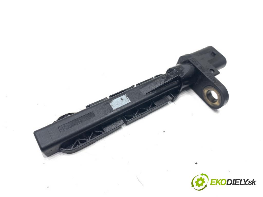 AUDI A6 C7 sedan 2011 180 kW 3.0 TDI quattro 2967 snímač pozice hřídele klikového 059906433E (Snímač polohy klikového hřídele)