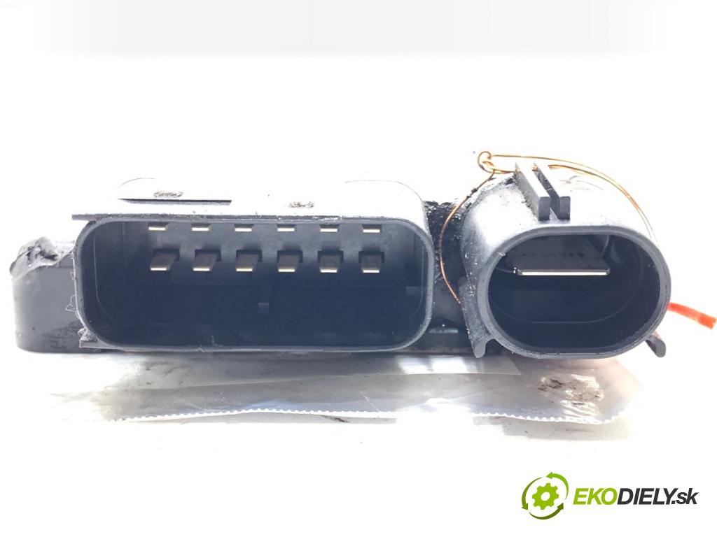 AUDI Q8 SUV 2019 210 kW 50 TDI Mild Hybrid quattro 2967 relé sviečok žhavenia 059907282 (Relé)