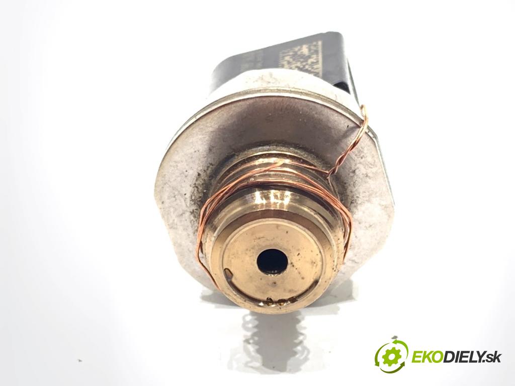 AUDI Q8 SUV 2019 210 kW 50 TDI Mild Hybrid quattro 2967 Snímač tlaku paliva 04L906054F (Snímač)