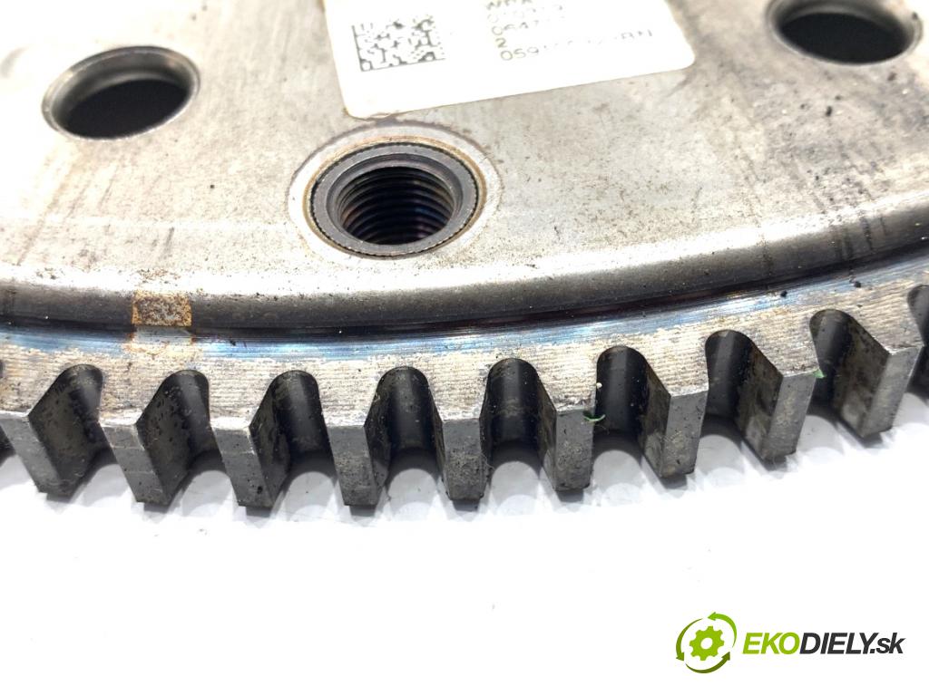 AUDI A8 D5 sedan 2019 210 kW 50 TDI Mild Hybrid quattro 2967 koleso zotrvačníkové 059105323BN (Zotrvačník)