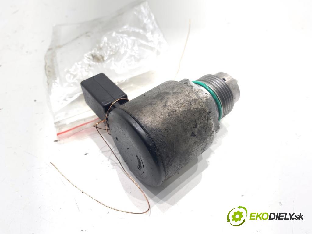 AUDI A8 D5 sedan 2019 210 kW 50 TDI Mild Hybrid quattro 2967 Regulátor tlaku paliva 057130764AS (Palivový systém ostatní)