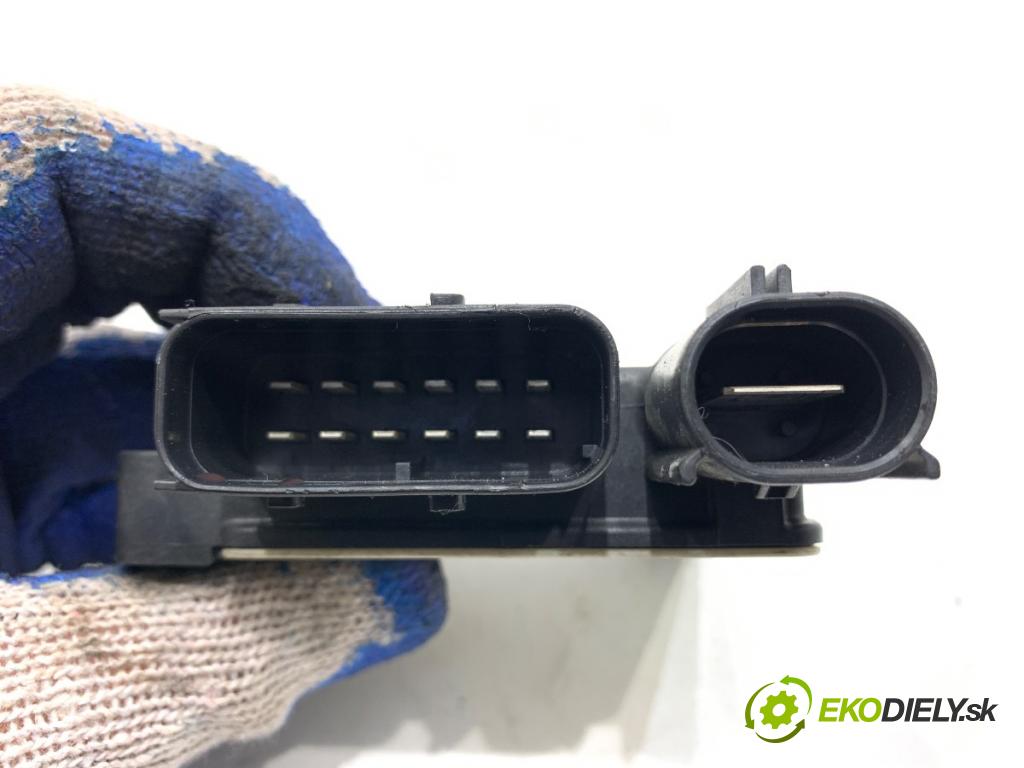 AUDI A8 D5 sedan 2019 210 kW 50 TDI Mild Hybrid quattro 2967 relé sviečok žhavenia 059907282 (Relé)