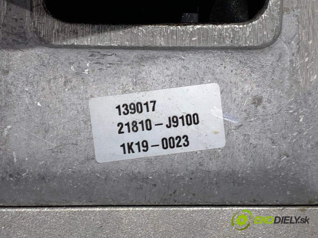 HYUNDAI KONA SUV 2021 77 kW 1.6 GDi Hybrid 1580 držák motora 21810-J9100