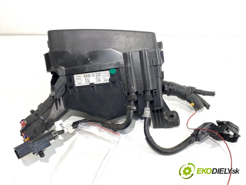 HYUNDAI KONA SUV 2021 77 kW 1.6 GDi Hybrid 1580 skříňka poistková 912A0-CM430 (Pojistková skříňka)