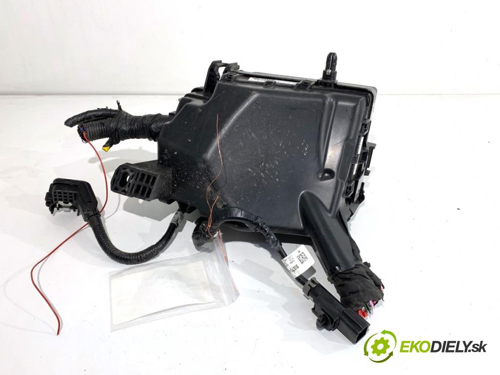 HYUNDAI KONA SUV 2021 77 kW 1.6 GDi Hybrid 1580 skříňka poistková 912A0-CM430 (Pojistková skříňka)