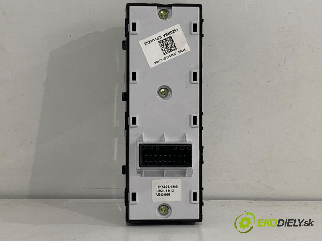 HYUNDAI KONA SUV 2021 77 kW 1.6 GDi Hybrid 1580 Prepínač okien 93570-J9150 (Prepínacie páčky pod volantom)