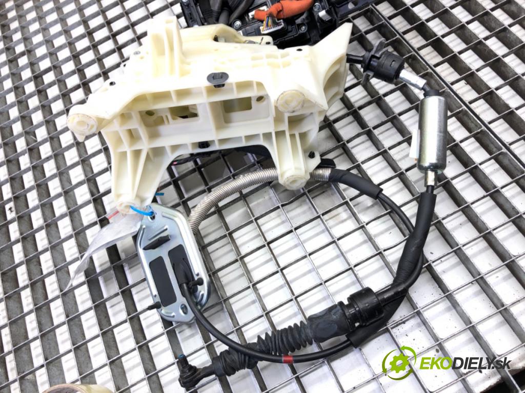 HYUNDAI KONA SUV 2021 77 kW 1.6 GDi Hybrid 1580 Kulisa 46700-J9210 (Rýchlostná páka (kulisa))