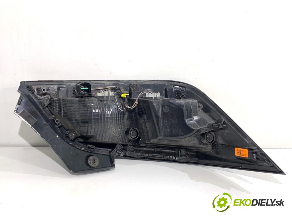 HYUNDAI KONA SUV 2021 77 kW 1.6 GDi Hybrid 1580 Svetlo nárazníka pravy zad 92406-J9600
