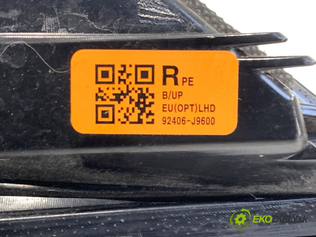 HYUNDAI KONA SUV 2021 77 kW 1.6 GDi Hybrid 1580 Svetlo nárazníka pravy zad 92406-J9600