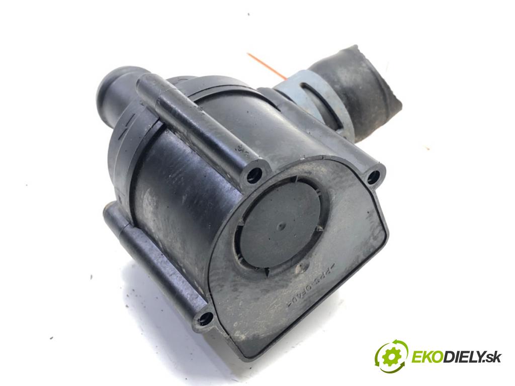 AUDI A8 D5 sedan 2019 210 kW 50 TDI Mild Hybrid quattro 2967 DALŠÍ: pumpa vody 06H121601P (Vodní pumpa)