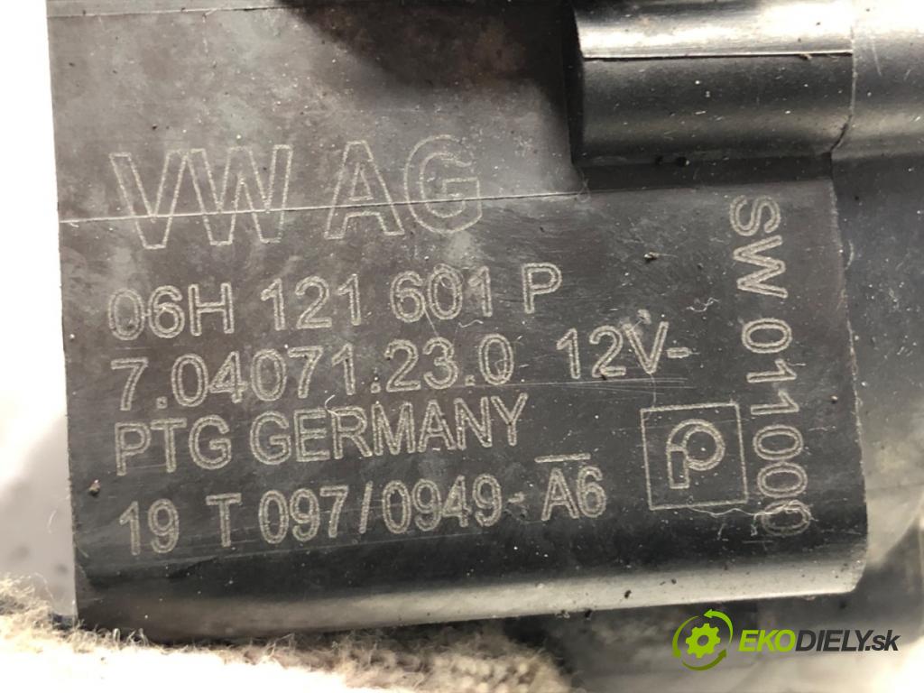 AUDI A8 D5 sedan 2019 210 kW 50 TDI Mild Hybrid quattro 2967 DALŠÍ: Pumpa vody 06H121601P (Vodná pumpa)
