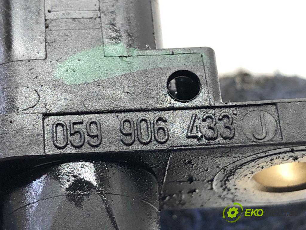 AUDI A8 D5 sedan 2019 210 kW 50 TDI Mild Hybrid quattro 2967 Snímač pozície hriadeľa kľukového 059906433J (Snímač polohy kľukového hriadeľa)