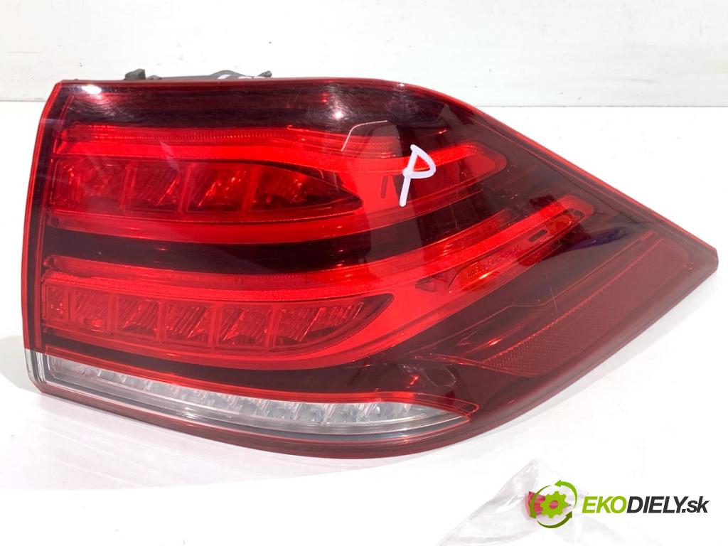 MERCEDES-BENZ GLE SUV 2018 190 kW 350 d 4-matic (166.024) 2987 Svetlo pravy zad A1669065601