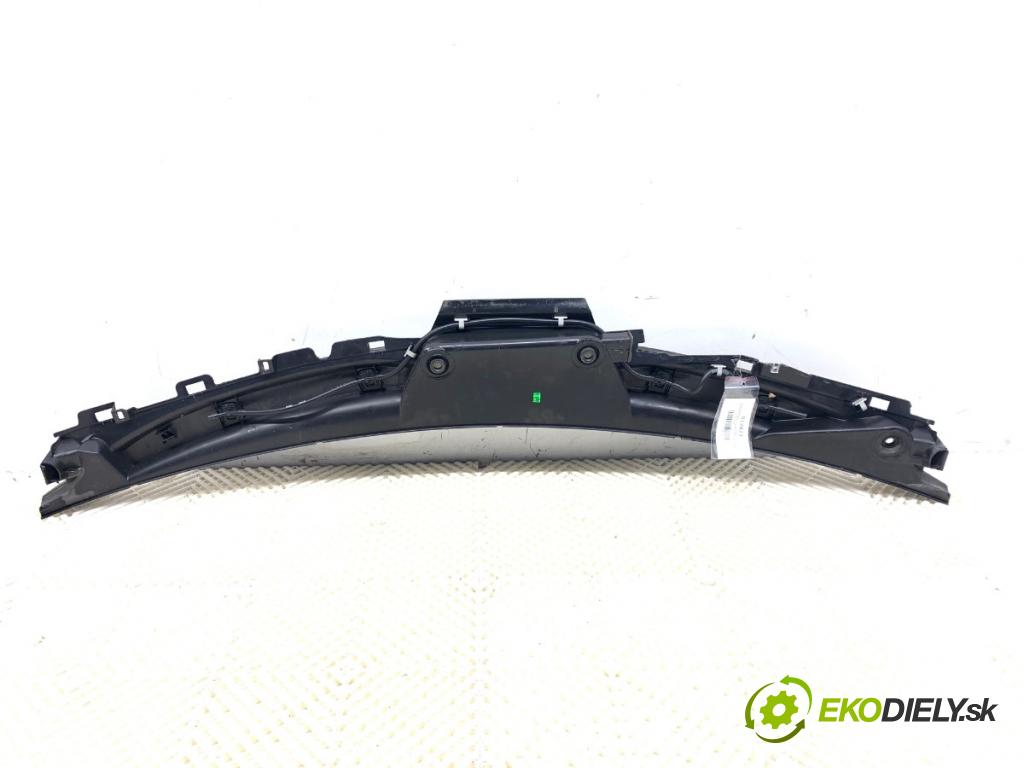 MERCEDES-BENZ GLE SUV 2018 190 kW 350 d 4-matic (166.024) 2987 Torpédo, plast pod čelné okno A1668300028 (Torpédo (plast pod čelným sklom))