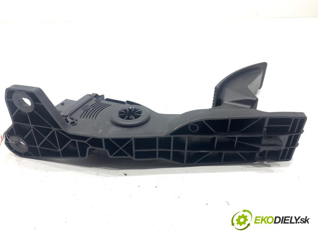 MERCEDES-BENZ GLE SUV 2018 190 kW 350 d 4-matic (166.024) 2987 Potenciometer plynu A2923000000 (Potenciometer plynového pedálu)