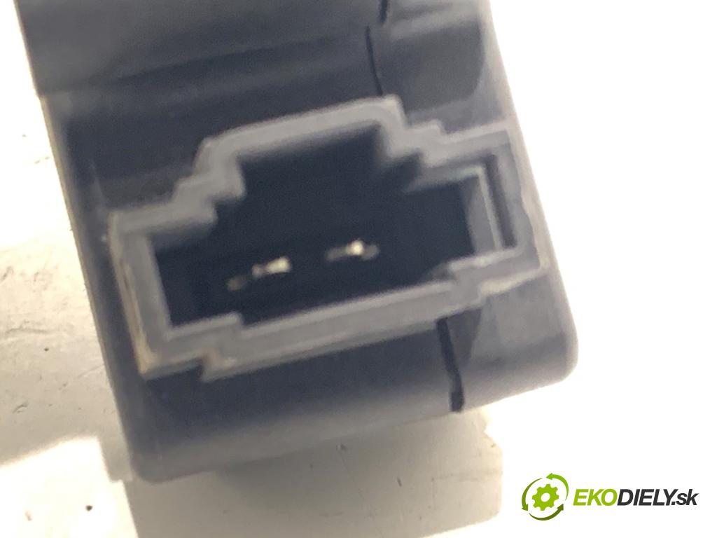 MERCEDES-BENZ GLE SUV 2018 190 kW 350 d 4-matic (166.024) 2987 Teleskop zámku dverí A2047500060 (Motorček ostatné)