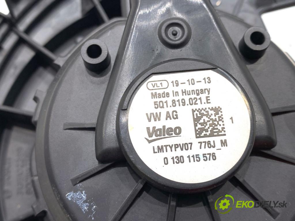 VW GOLF VII Kombi 2019 96 kW 1.5 TSI 1495 ventilátor kúrenia 5Q1819021E