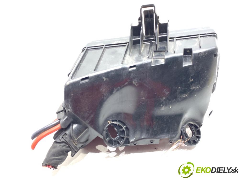 VW GOLF VII Kombi 2019 96 kW 1.5 TSI 1495 skříňka poistková 5Q0907361G (Pojistková skříňka)