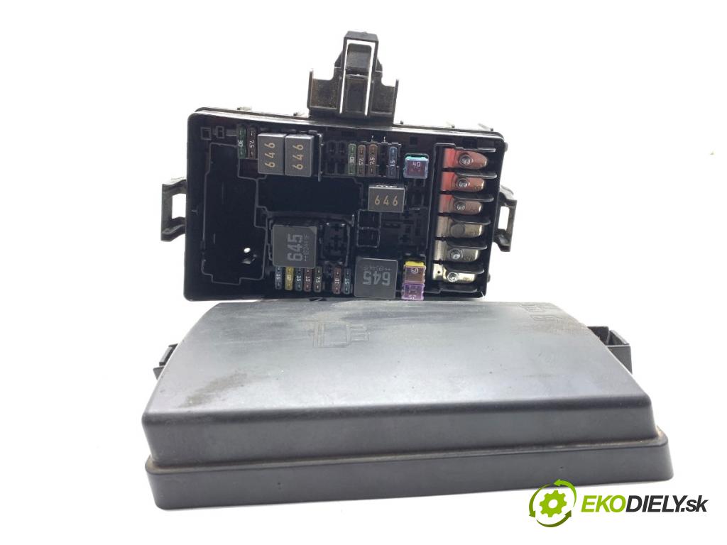 VW GOLF VII Kombi 2019 96 kW 1.5 TSI 1495 skříňka poistková 5Q0907361G (Pojistková skříňka)