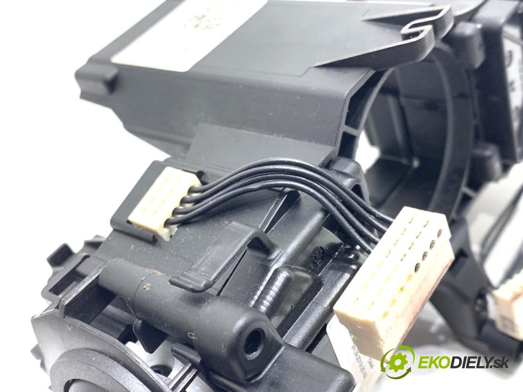 VW GOLF VII Kombi 2019 96 kW 1.5 TSI 1495 Prepínač kombinovaný 5Q1953502AA (Prepínacie páčky pod volantom)