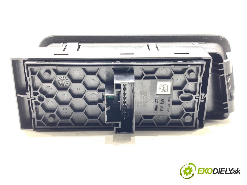VW GOLF VII Kombi 2019 96 kW 1.5 TSI 1495 Prepínač okien 5G1867255C (Prepínacie páčky pod volantom)