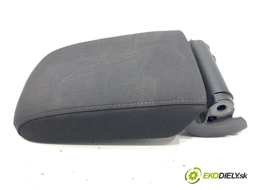 VW GOLF VII Kombi 2019 96 kW 1.5 TSI 1495 Lakťová opierka  (Lakťová opierka)