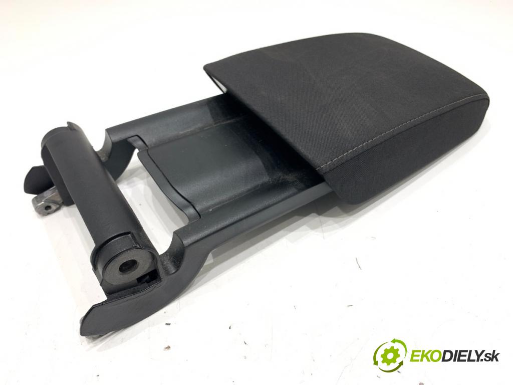 VW GOLF VII Kombi 2019 96 kW 1.5 TSI 1495 Lakťová opierka  (Lakťová opierka)