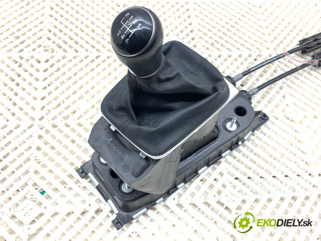 VW GOLF VII Kombi 2019 96 kW 1.5 TSI 1495 Kulisa 5Q0711049BJ (Rýchlostná páka (kulisa))