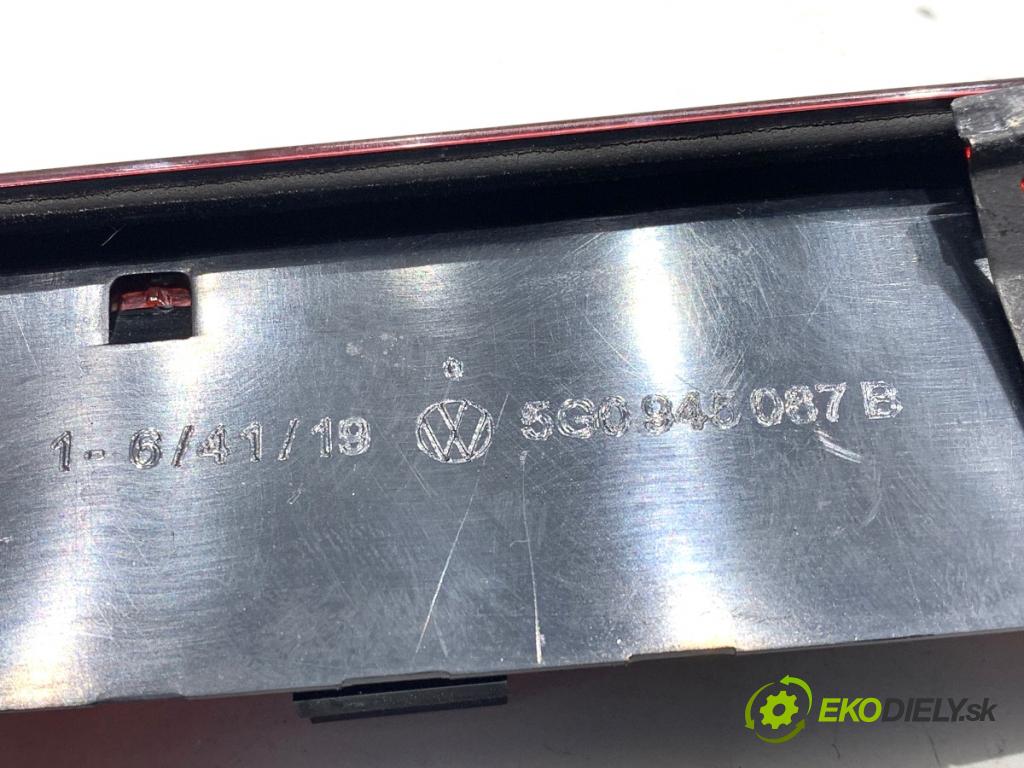 VW GOLF VII Kombi 2019 96 kW 1.5 TSI 1495 Svetlo brzdových svetiel 5G0945087B
