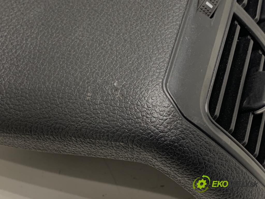 VW GOLF VII Kombi 2019 96 kW 1.5 TSI 1495 Mriežky kúrenia zad 5G0863289C