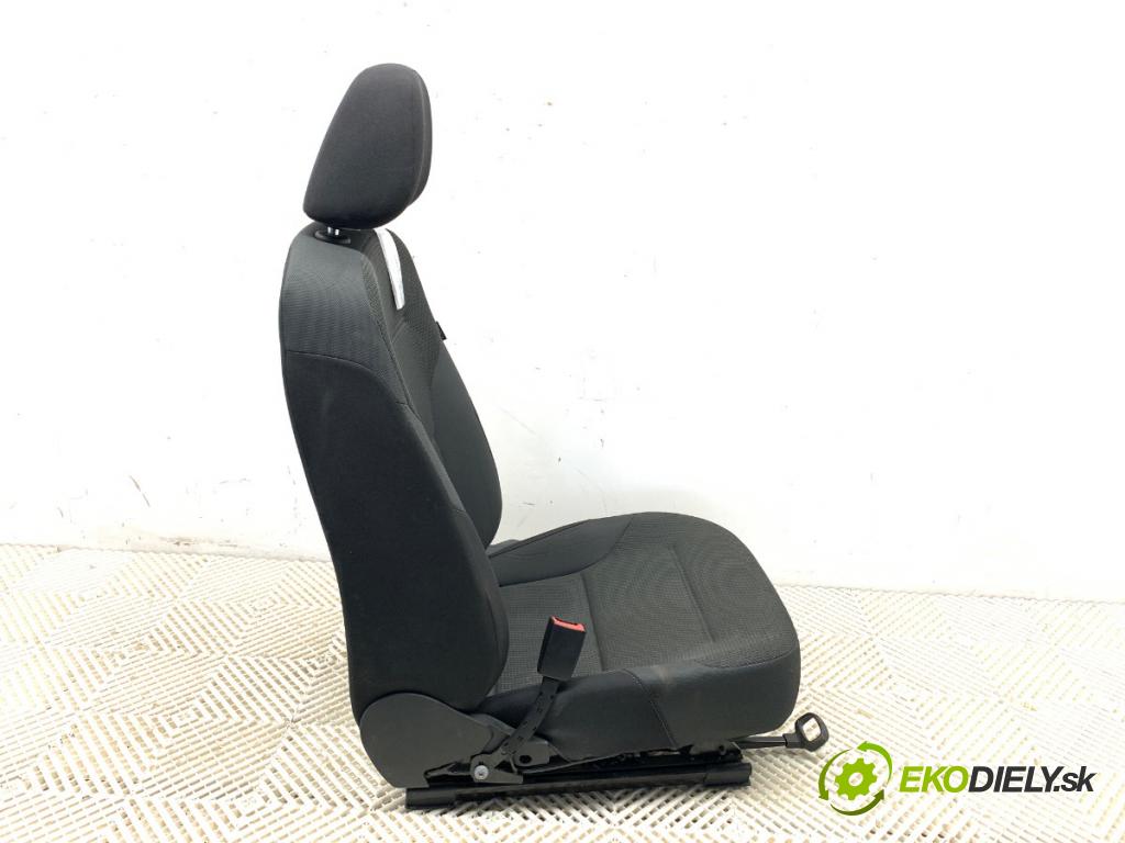 VW GOLF VII Kombi 2019 96 kW 1.5 TSI 1495 Sedadlo ľavy predný