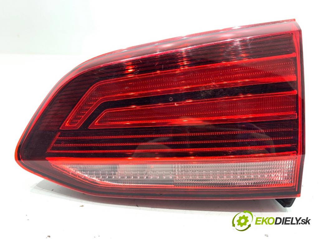 VW GOLF VII Kombi 2019 96 kW 1.5 TSI 1495 Svetlo zad pravá vnútorná 5G9945094H (Kľučka dverí ostatné)