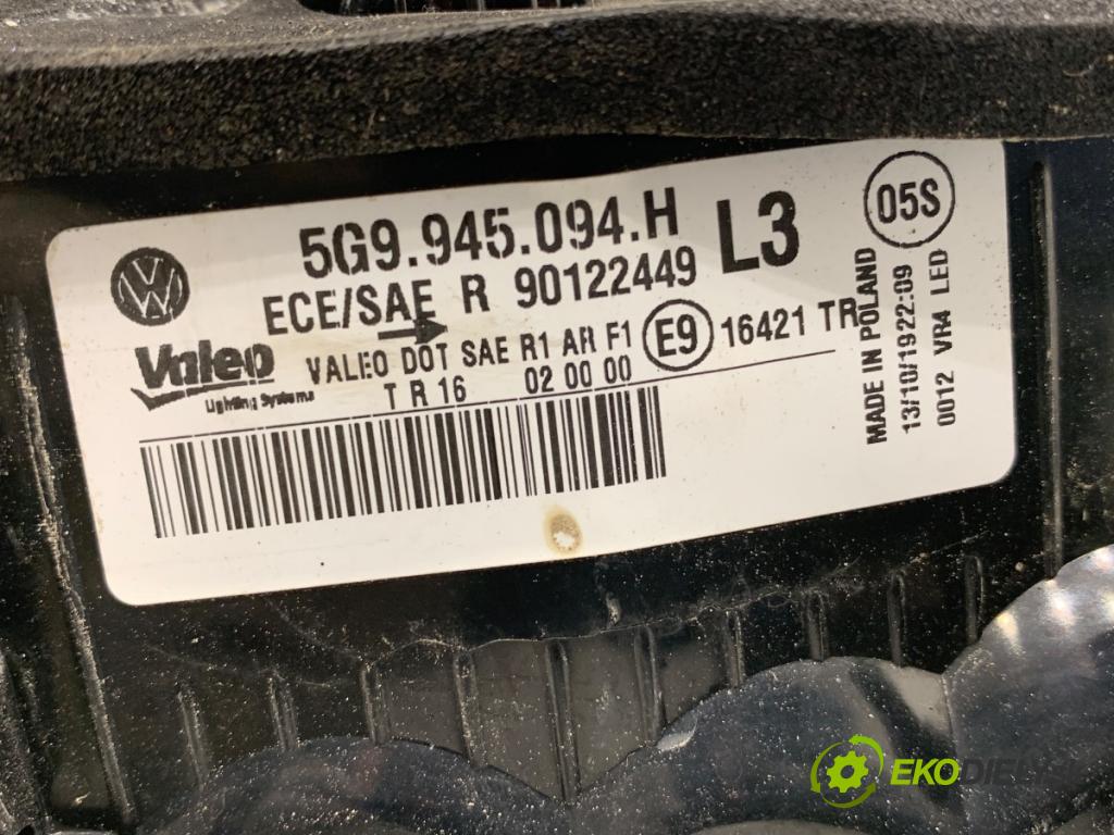 VW GOLF VII Kombi 2019 96 kW 1.5 TSI 1495 Svetlo zad pravá vnútorná 5G9945094H (Kľučka dverí ostatné)