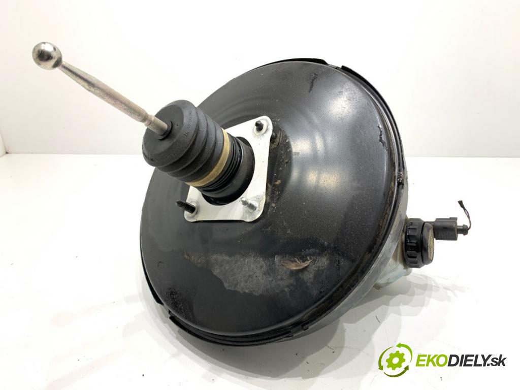 VW PASSAT B7 Kombi 2013 103 kW 2.0 TDI 1968 posilovač bŕzd 3C1614105AP
