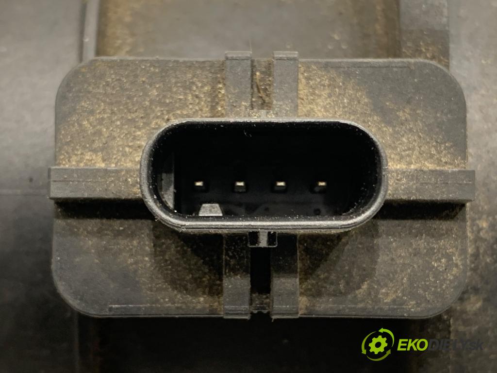 VW PASSAT B7 Kombi 2013 103 kW 2.0 TDI 1968 Váha vzduchu 0281002956 (Váha vzduchu)