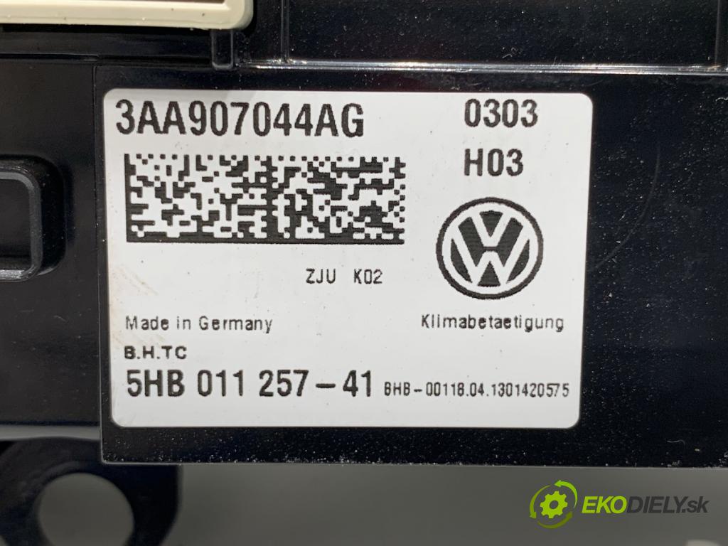 VW PASSAT B7 Kombi 2013 103 kW 2.0 TDI 1968 Panel ovládania kúrenia 3AA907044AG (Prepínacie páčky pod volantom)