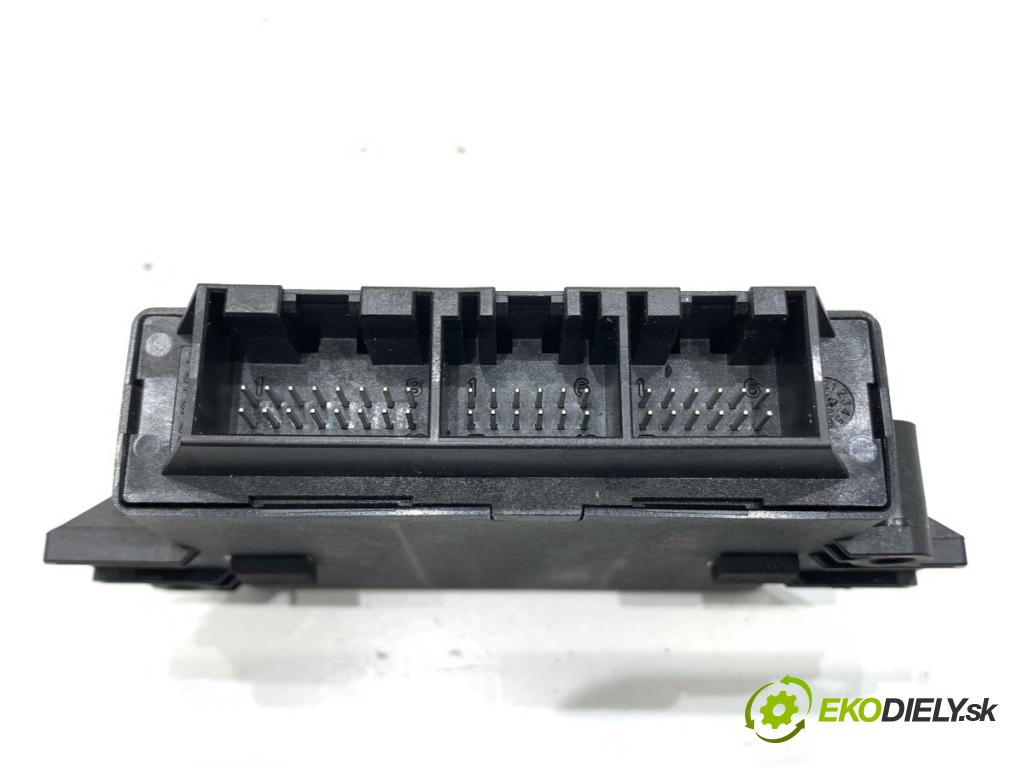 VW PASSAT B7 Kombi 2013 103 kW 2.0 TDI 1968 Modul PDC 3AE919475C (Riadiaca jednotka ostatné)