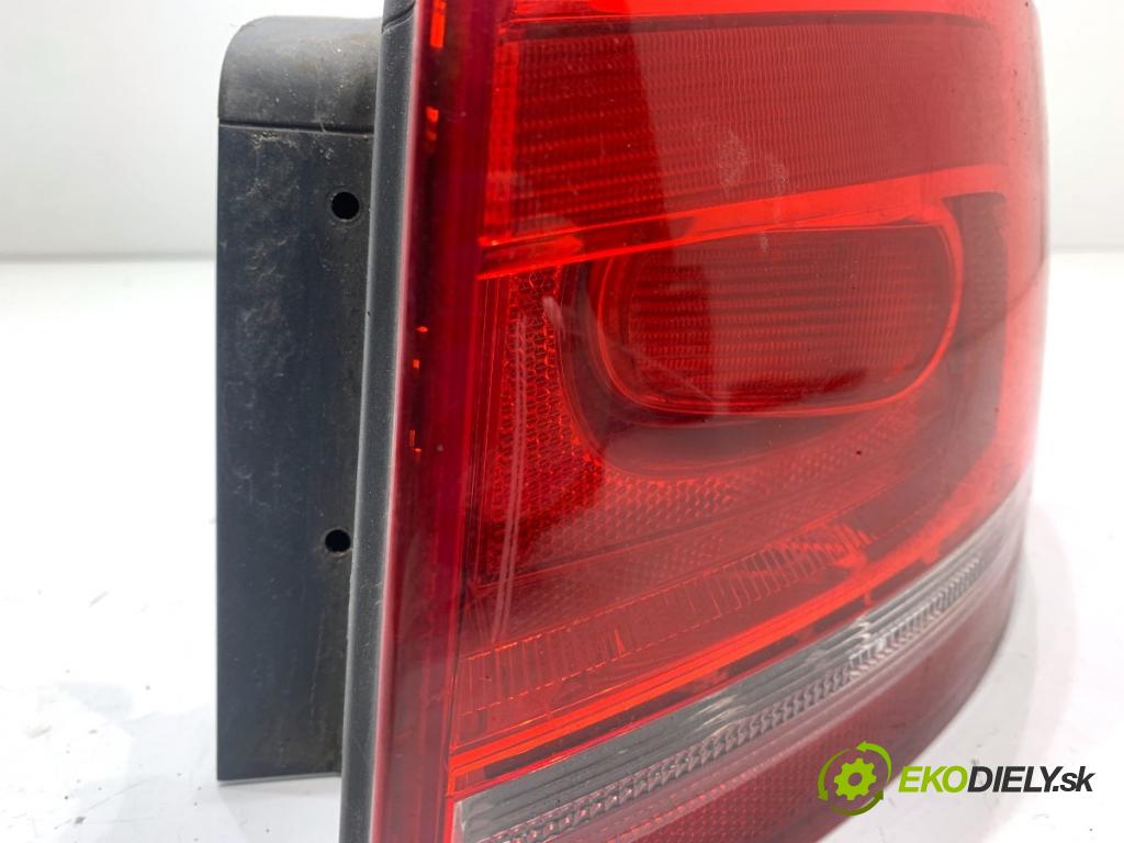 VW PASSAT B7 Kombi 2013 103 kW 2.0 TDI 1968 světlo pravý zadní část 3AF945096E