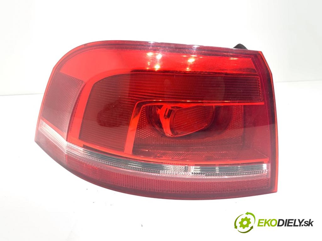 VW PASSAT B7 Kombi 2013 103 kW 2.0 TDI 1968 světlo levý zadní část 3AF945095E