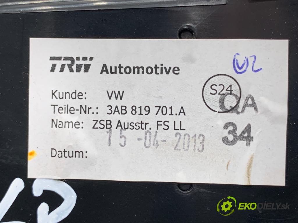 VW PASSAT B7 Kombi 2013 103 kW 2.0 TDI 1968 mří topení levý přední část 3AB819701A
