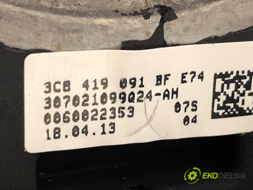 VW PASSAT B7 Kombi 2013 103 kW 2.0 TDI 1968 Volant 3C8419091BF (Volant)