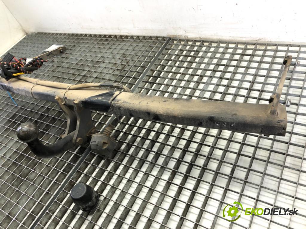 VW PASSAT B7 Kombi 2013 103 kW 2.0 TDI 1968 Hák tažné zařízení 321821 (Tažné zařízení)