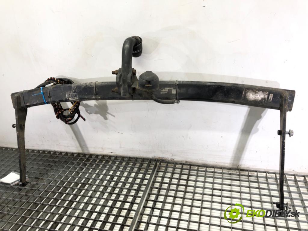 VW PASSAT B7 Kombi 2013 103 kW 2.0 TDI 1968 Hák tažné zařízení 321821 (Tažné zařízení)